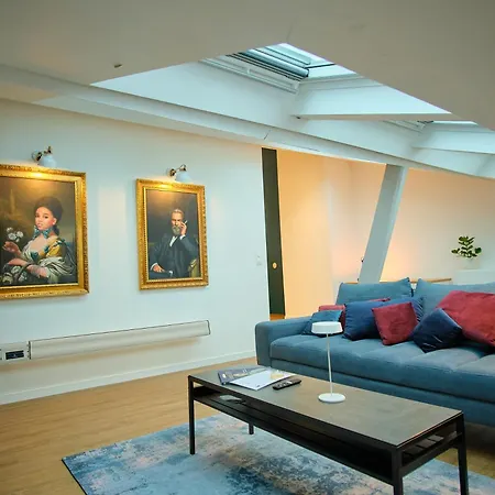 Le Louis Xvi - Loft In The Clouds In The Heart Of