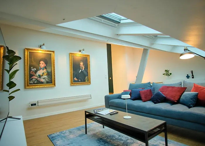 Le Louis Xvi - Loft In The Clouds In The Heart Of